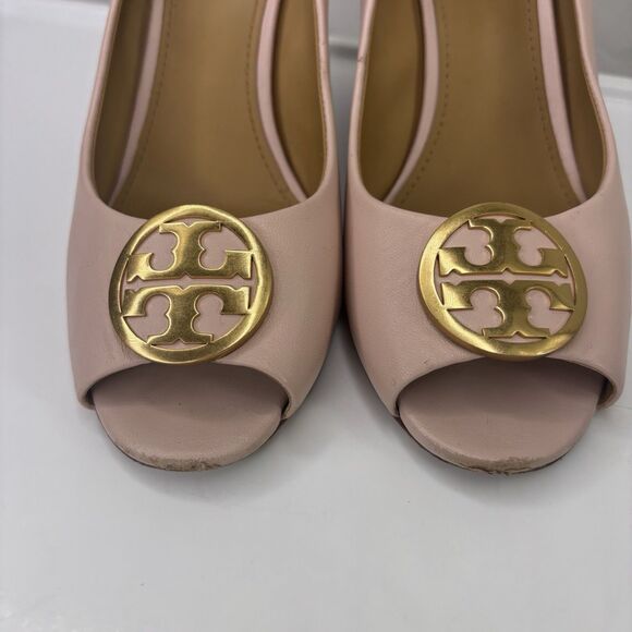 Tory Burch Wedge Heel Shoes 8.5 Benton Pink Leather Gold Medal Logo Peep Toe - Picture 6 of 16